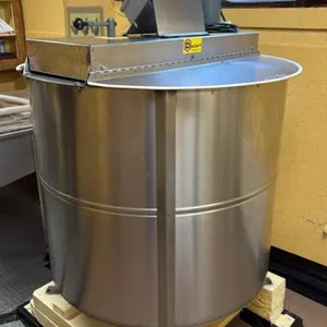 Dadant 32-frame Extractor with Dadant digital speed control