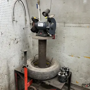 Tire Equipment
 UNRESERVED