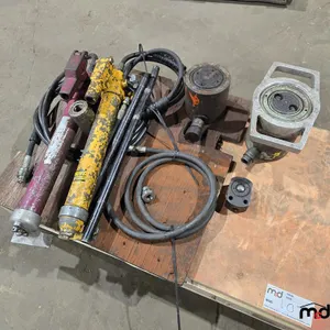 (2) Hydraulic Pump Jacks