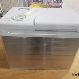 Cooler
 UNRESERVED