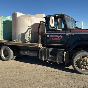 1985 International flat deck water truck,  VIN# 1H5ZJJWR5FHA11063, OWNER: Henery Snitynski, SELLER: FRASER AUCTION LTD