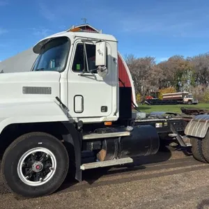 1992 Mack CH613 t/a highway truck, VIN# 1M2AA13Y5NW017224, 789,345 kms showing,  , OWNER: B+P Knight Farms Ltd , SELLER: FRASER AUCTION LTD __________