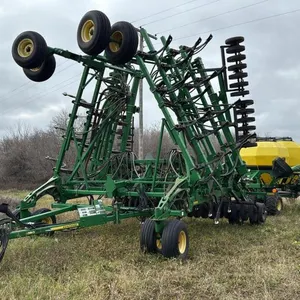 40’ John Deere 1830 air drill + JD 1910 air cart  s/n 720250 drill, s/n 720562 cart