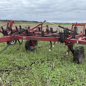 20’ CaseIH 5600 chisel plow s/n C72210