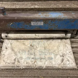 Lewis Cattle oiler tank and apron