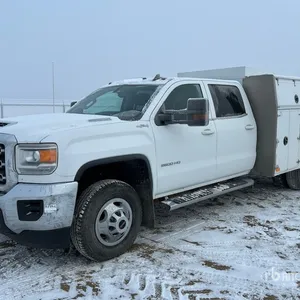 2017 GMC Sierra 3500 4x4 Crew Cab Utility Truck