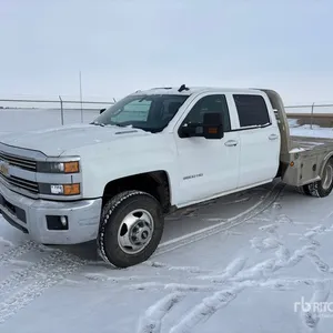 2016 Chevrolet Silverado 3500HD 4x4 Crew Cab Flatbed Truck