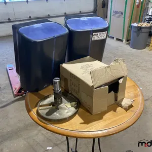 (2) Cascades Pro Tandem Paper Towel Dispensers, Fast Food Baskets & More
 UNRESERVED
