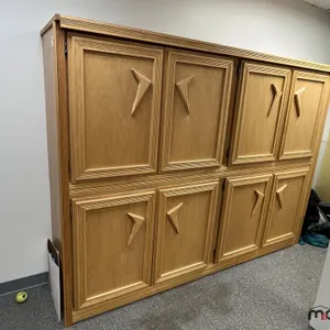 Cabinet (93"x69"x18")
 UNRESERVED