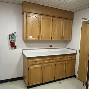 Top & Bottom Cabinet Set
 UNRESERVED