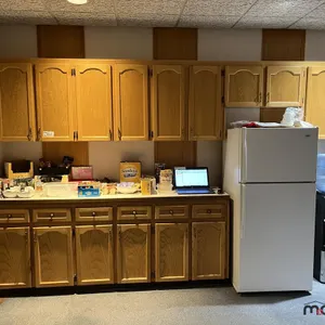Top & Bottom Cabinet Set (Contents & Fridge Not Included)
 UNRESERVED