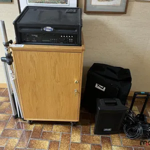 Anchor Audio Speaker System, Podium & Stand
 UNRESERVED