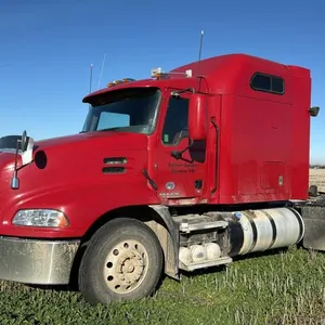 2017 Mack CXU 13 Pinnacle tandem axle hwy truck, 829,714 kms showing, VIN# 1M1AW07YXHM083116, OWNER: Andrew J Granger, SELLER: FRASER AUCTION LTD
