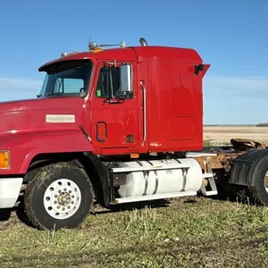 2002 Mack CH613 tandem axle highway truck, VIN# 1M1AA18YX2W147329, SAFETIED OWNER: Andrew J Granger, SELLER: FRASER AUCTION LTD