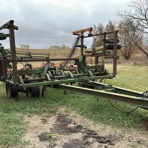24’ John Deere 655 tillage s/n N00655X000561