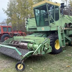 1975  John Deere 7700 Turbo Combine w/ JD Pick up header s/n 165385H