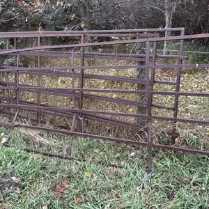 4 Assorted gates and panels (Lot F)