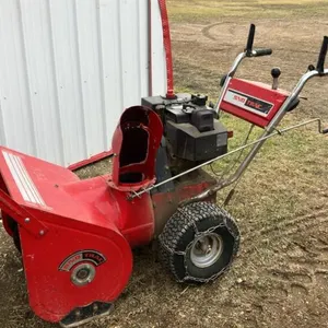 K32. 28” SNO-TRAC 10hp Snowblower