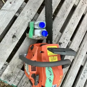 K80. Husqvarna 41 chain saw with chain and oil