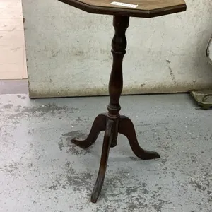 OCTAGON SHAPE  PLANT STAND - WOOD