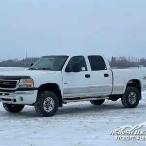 2005 GMC SIERRA 2500 CREW CAB PICKUP