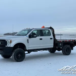 2018 FORD F350 XL CREW CAB FLATBED TRUCK