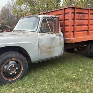 1974 International 500 grain truck, 18,299 miles showing, VIN# E0220FHB23431 OWNER: Keith G Kennedy, SELLING: FRASER AUCTION LTD _____________________