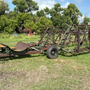 60’ hydraulic harrows with tank cradle