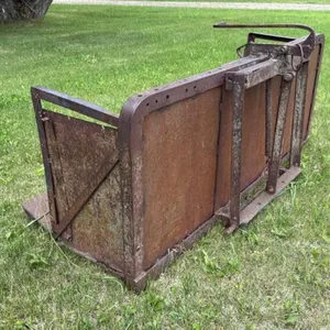 65” 3 pt hitch manual dump scraper box