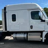 2020 Freightliner  Cascadia semi truck