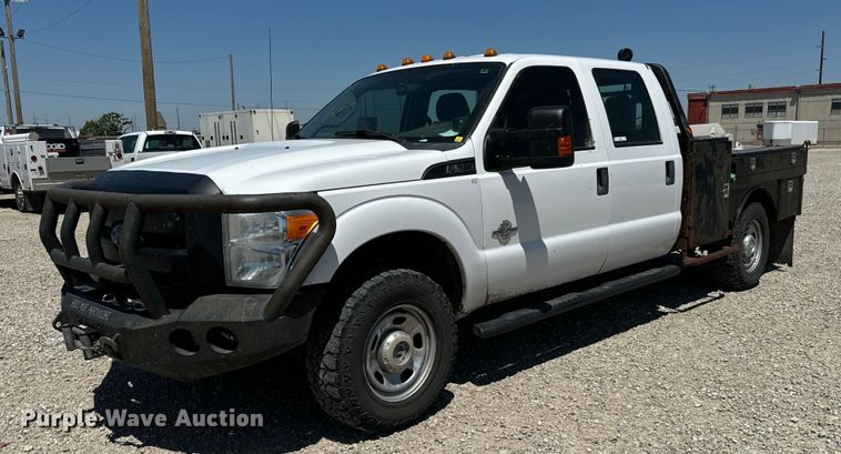 2015 Ford  F350 Super Duty XL  Crew Cab utility bed pickup truck