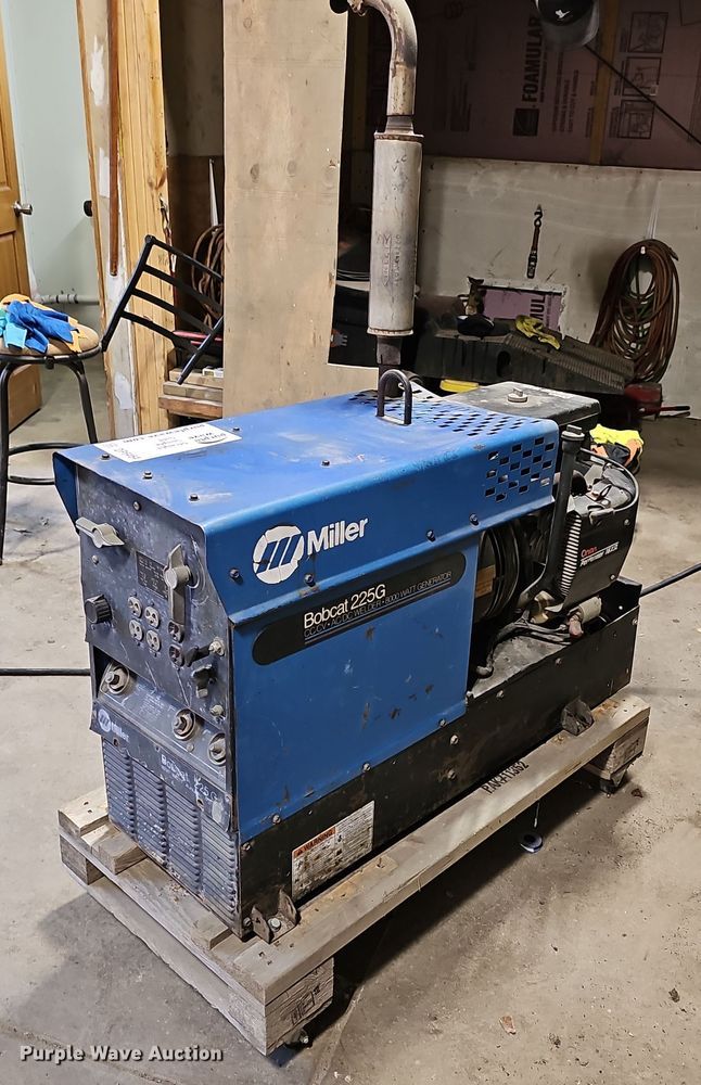 Miller  Bobcat 225G welder/generator