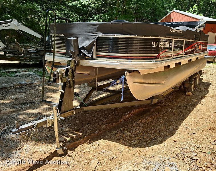 2012 Sun Tracker pontoon boat