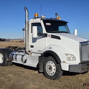 2015 Kenworth T880 T/A Semi Truck
 UNRESERVED