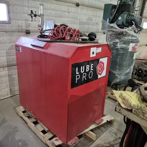 Western 900L Slip Tank w/ RAASM Oil Pump and Hose
 UNRESERVED