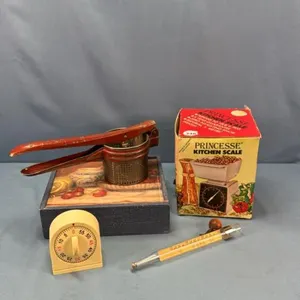 KITCHEN LOT