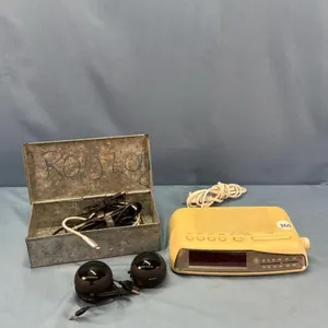 GE CLOCK RADIO & SMALL SPEAKERS