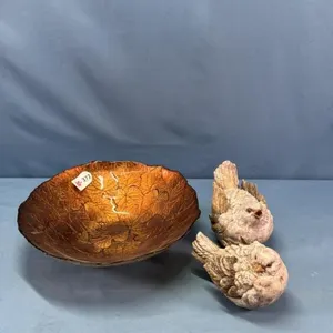 12IN SALAD BOWL AND (2) CARVED WOODEN BIRDS