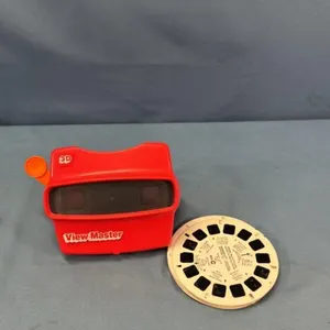 3D VIEW MASTER WITH (8) DISKS
