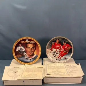 (2) HOCKEY COLLECTOR PLATES