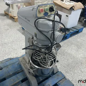 Globe SP10 Pedestal Mixer
 UNRESERVED