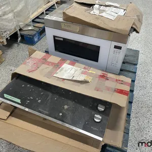 Panasonic Microwave & Broken Whirlpool Stovetop
 UNRESERVED