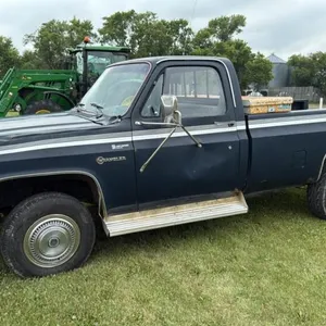 1985 GMC Sierra Wrangler 2500 pickup truck, 255,303 showing,  VIN: 2GTGK24MXF1521998, Owner: LAUREN J CAMPBELL, Seller: Fraser Auction Service Ltd.___