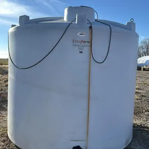 Freeform Gen2 HD 3000US gal black out poly tank (Seller has access to Telehandler and lift jig to load BUT only for 2 days. Buyer must call Andrew for