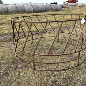 Skirted round bale ring (E)