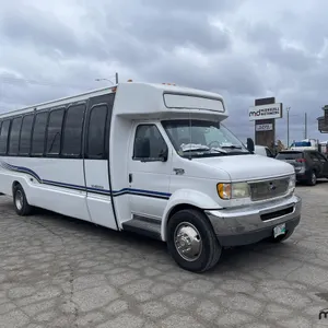 2003 Ford E550 Super Duty Passenger Van