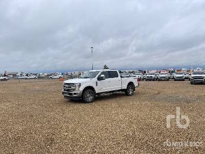 2018 Ford F-350 Lariat 4x4 Crew Cab Pickup