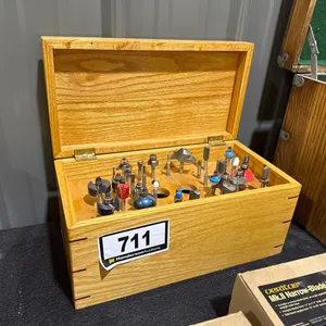 BOX OF VARIOUS ROUTER BITS
