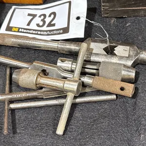 GROUP OF THREADERS FOR THREADING TOOL