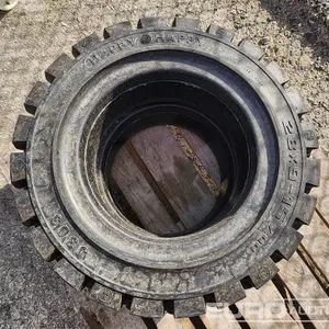 Unused 2025 HCHI 28x9-15 Solid Tyre to suit Forklift (2 of) (GCC DUTIES NOT PAID) 